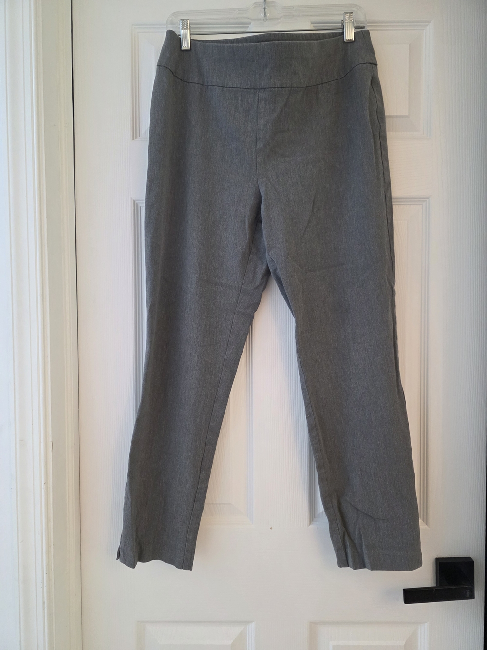 Chico's Gray Ankle Cropped Pants